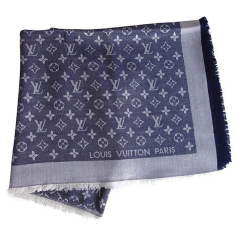 louis vuitton lv stole.